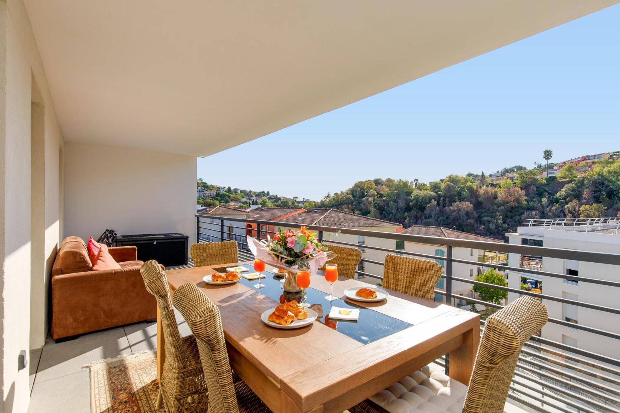 Lovely 2 Bedroom Condo With Pool Vallauris Eksteriør billede