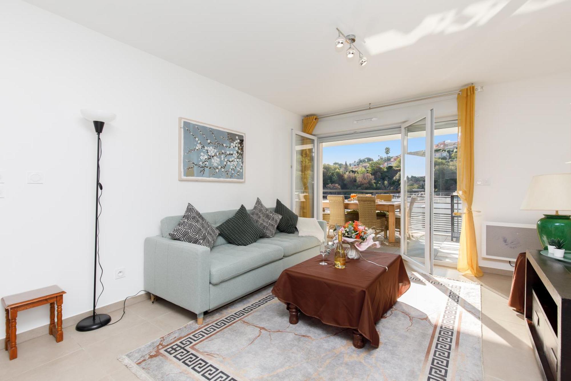 Lovely 2 Bedroom Condo With Pool Vallauris Eksteriør billede