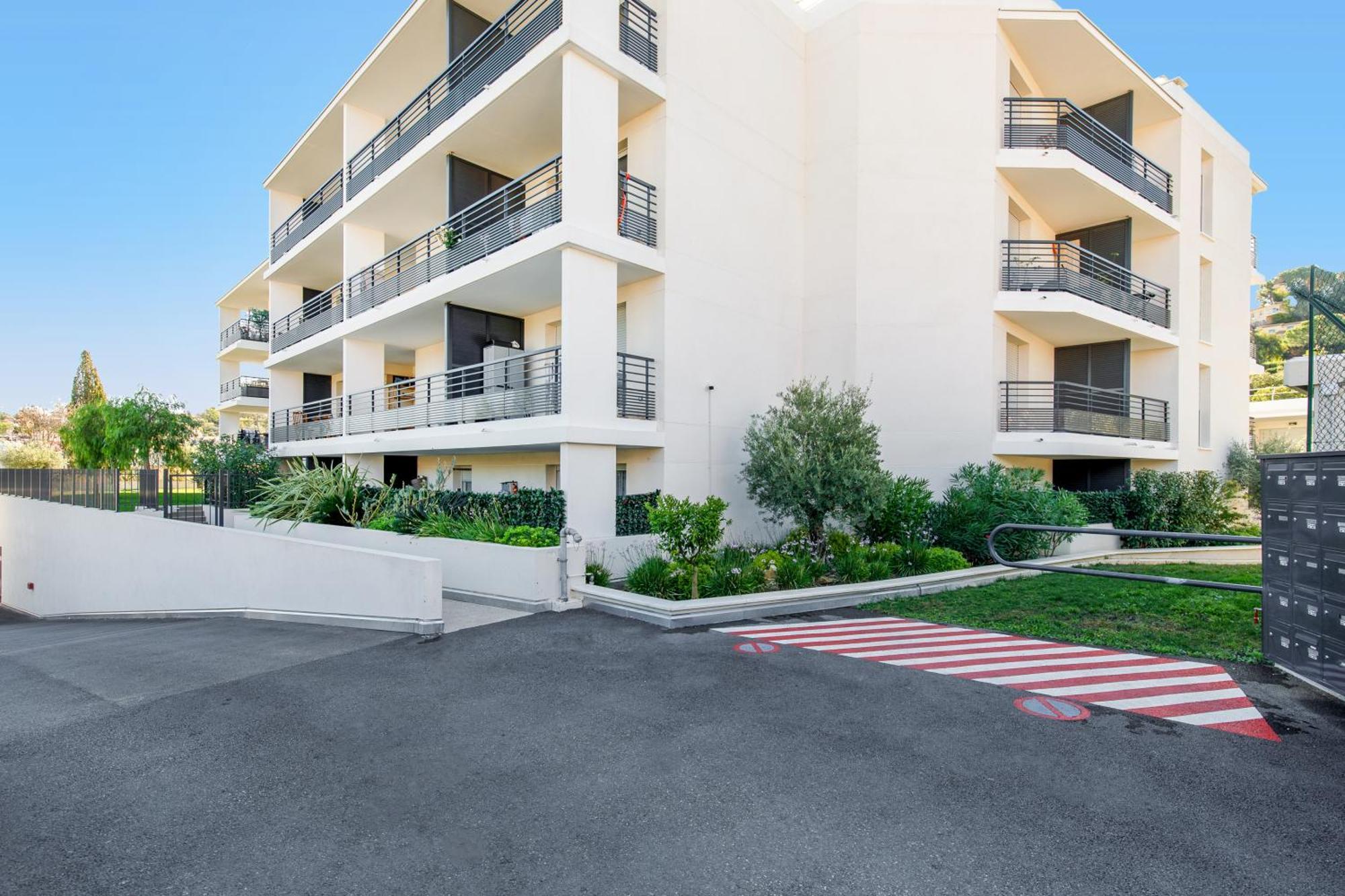Lovely 2 Bedroom Condo With Pool Vallauris Eksteriør billede